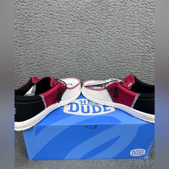 NEW Hey Dude Wally Tri Alabama Crimson Tide Shoes White Red Mens 8/Womens 9.5 - Picture 4 of 6
